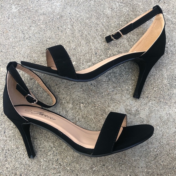 Classic Black Single Strap High Heels - Picture 4 of 6